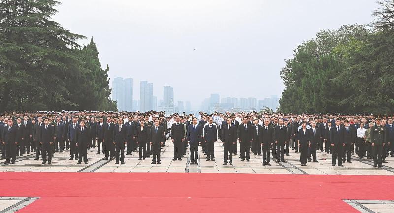 省暨合肥市烈士纪念日向烈士敬献花篮仪式隆重举行