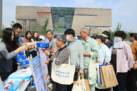蚌埠市开展常态化扫黑除恶工作宣传活动